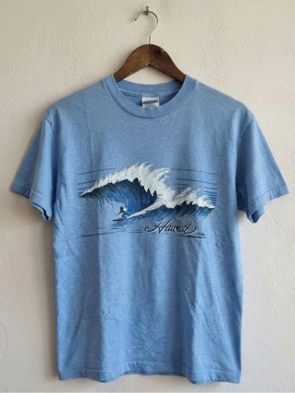 Gildan Light Blue Hawaiian Wave Graphic Tee - Men | Unisex Shirt